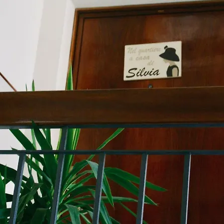 Nel Quartiere A Casa Di Silvia *