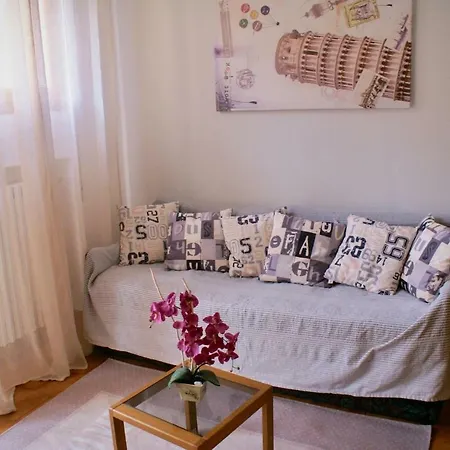 Nel Quartiere A Casa Di Silvia Φεράρα